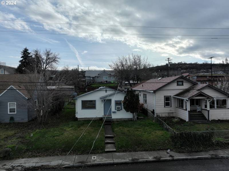 1206 E 10TH ST, The Dalles, OR 97058