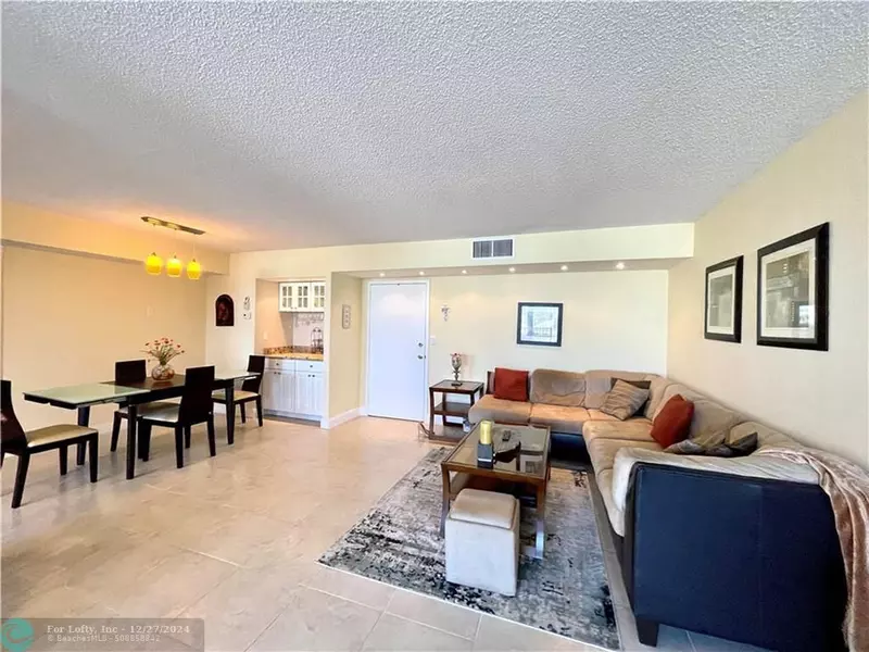 1238 Hillsboro Mile  #408, Hillsboro Beach, FL 33062