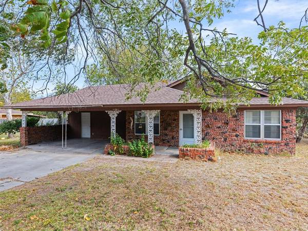 1401 S Cliff Street,  Decatur,  TX 76234