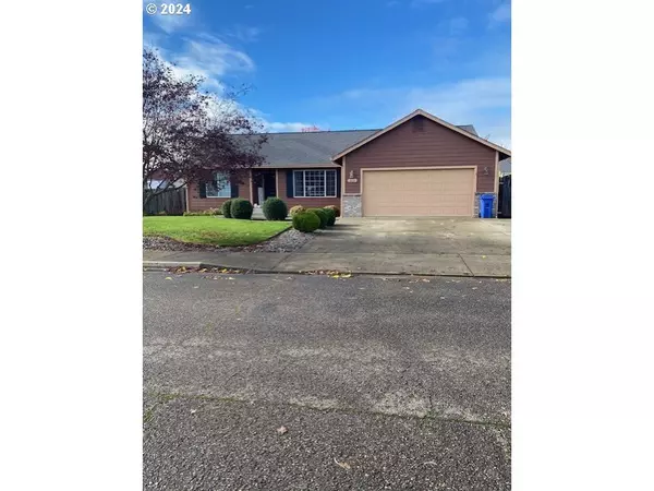 310 NW ELIZABETH AVE, Winston, OR 97496