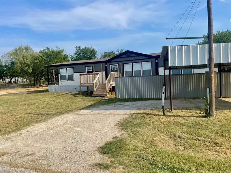 500 E Division Avenue, Graford, TX 76449