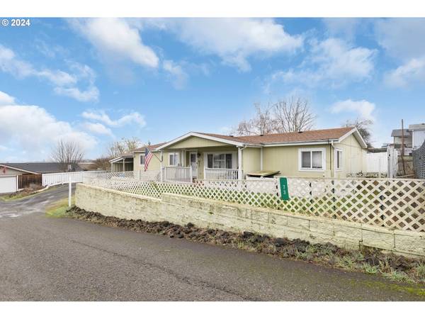 73 NE RONALD ST, Winston, OR 97496