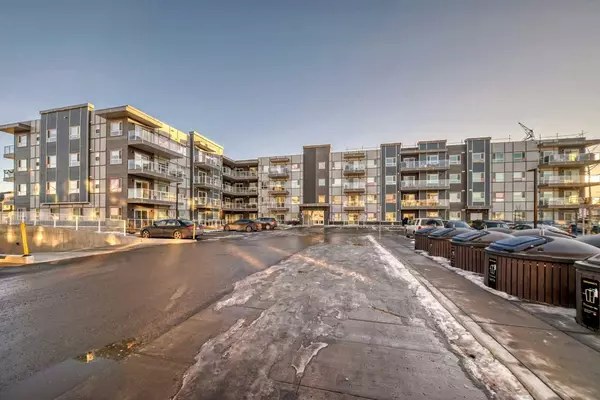 40 Carrington PLZ Northwest #317, Calgary, AB T3P1X7