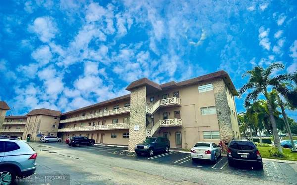 5011 W Oakland Park Blvd  #304, Lauderdale Lakes, FL 33313