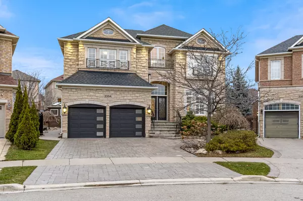 Oakville, ON L6H 7N3,2354 Salcome DR