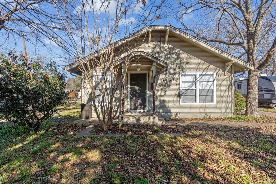 412 W 4th Street, Cleburne, TX 76033