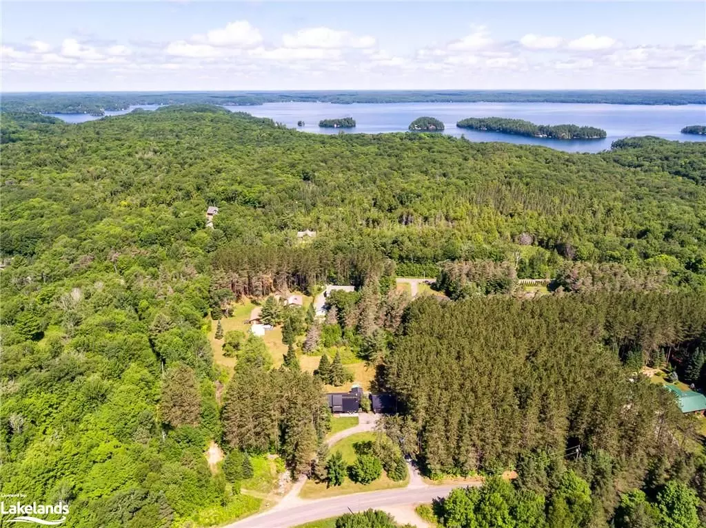 Muskoka Lakes, ON P0B 1M0,1049 LAWRENCE PIT RD