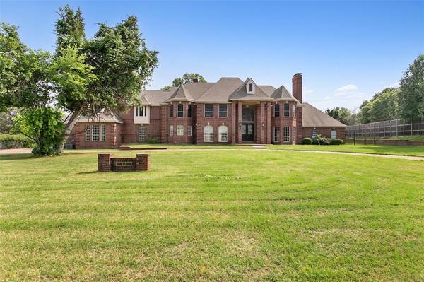 815 Pearl Drive, Southlake, TX 76092