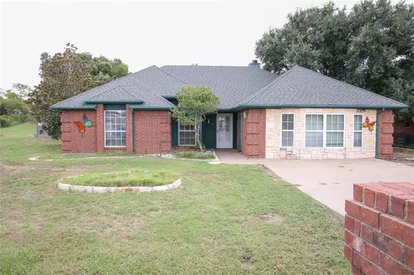 3917 Country Meadows Circle, Granbury, TX 76049