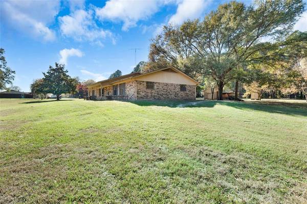 Mineola, TX 75773,150 County Road 2325