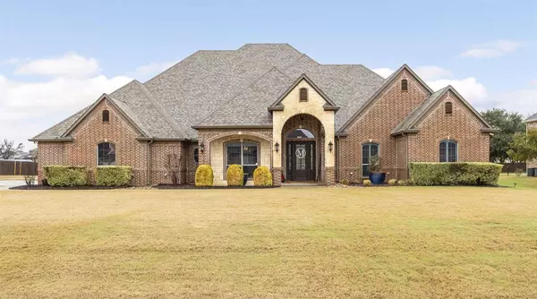 2036 Willow Bend Drive, Oak Leaf, TX 75154