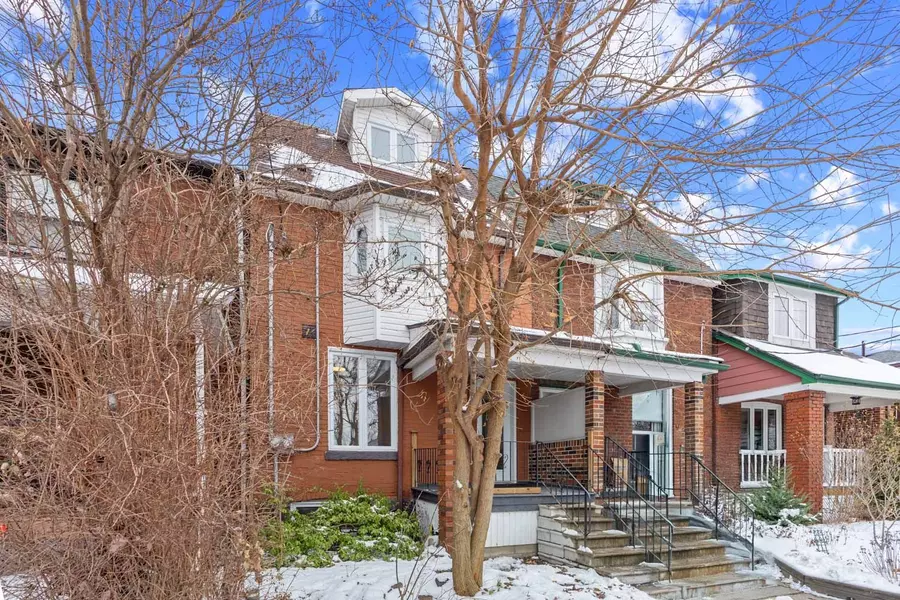 32 Castleton AVE, Toronto W03, ON M6N 3Z5