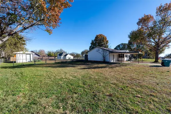 Henrietta, TX 76365,416 S Graham Street