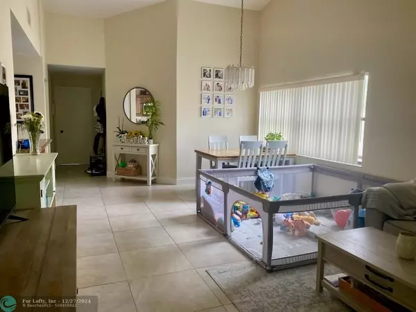 Coral Springs, FL 33071,9609 Riverside Dr  #6B