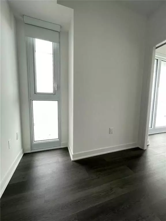 Mississauga, ON L5B 0M3,3900 Confederation Pkwy #2304