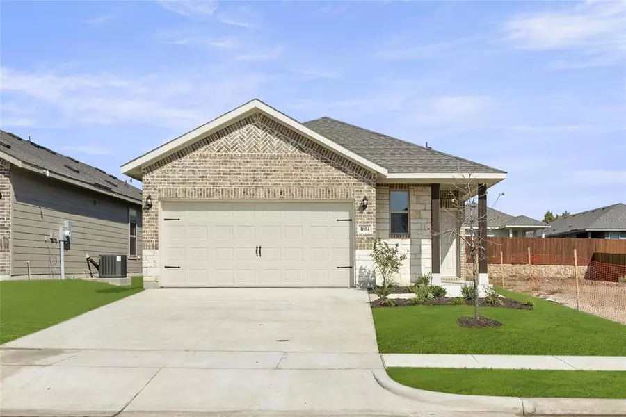 1604 Meadow Crest Drive, Aubrey, TX 76227