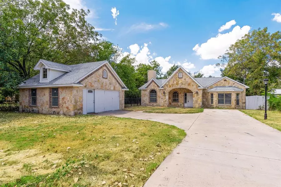 1612 S Baker Street, Joshua, TX 76058