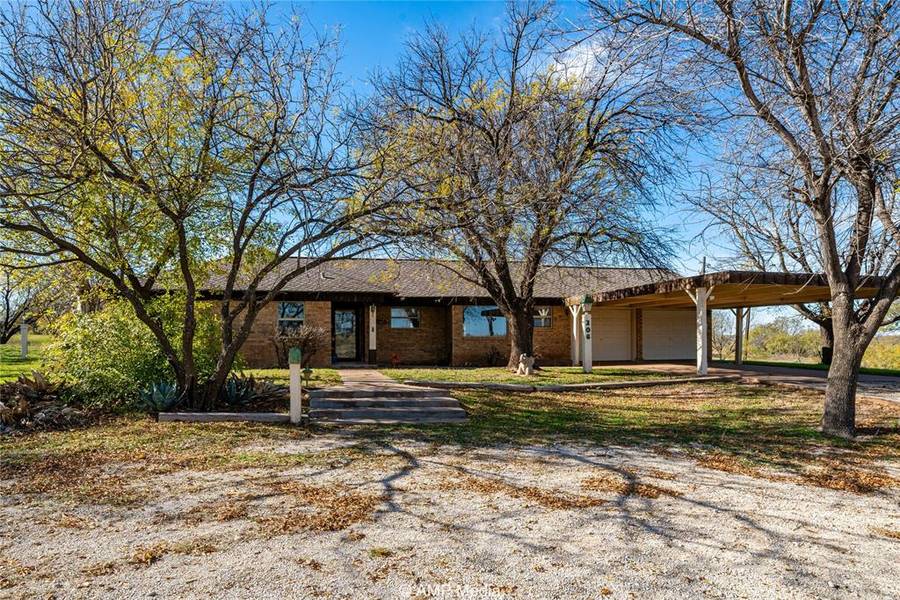 206 Spoon Drive, Stamford, TX 79553