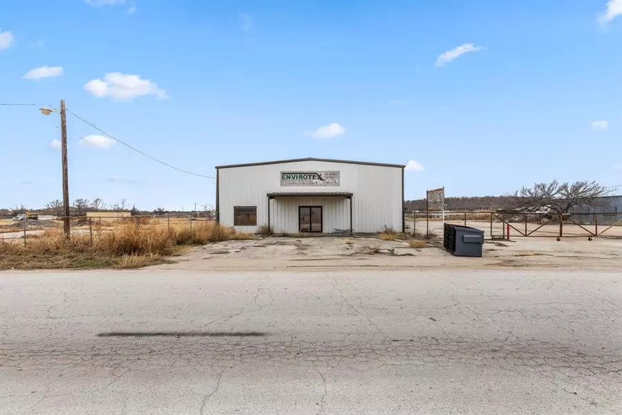 261 E Industrial Boulevard, Graham, TX 76450