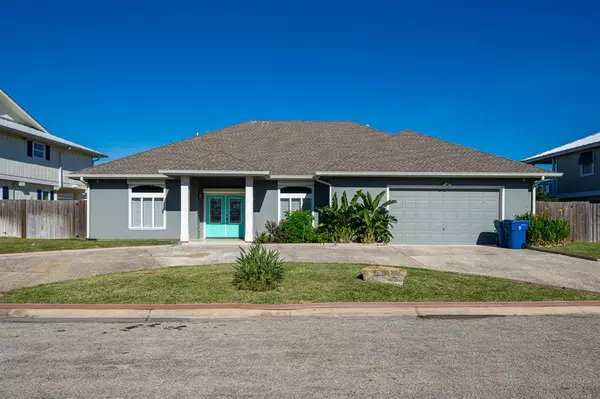 7 Catalina Dr, Rockport, TX 78382