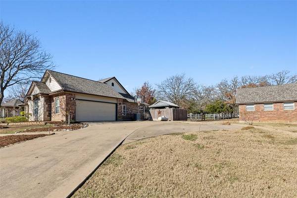 Burleson, TX 76028,8217 Plum Creek Trail