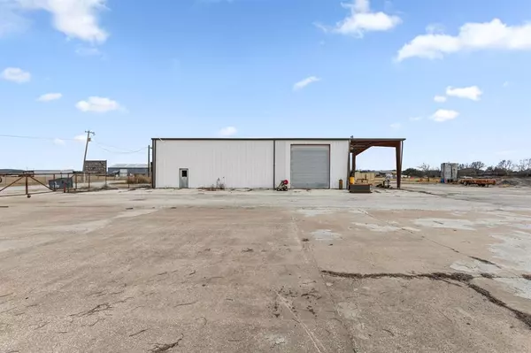 Graham, TX 76450,261 E Industrial Boulevard