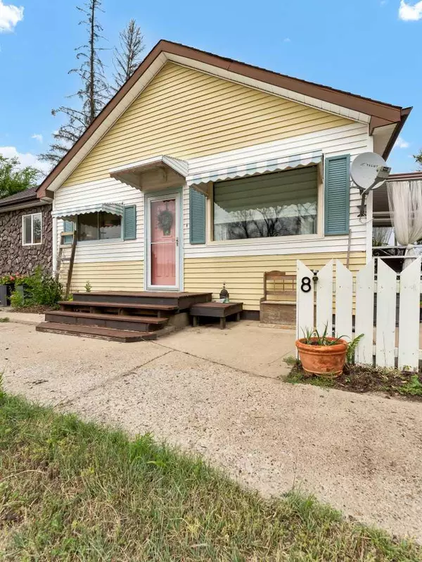 8 2 AVE W, Empress, AB T0J 1E0