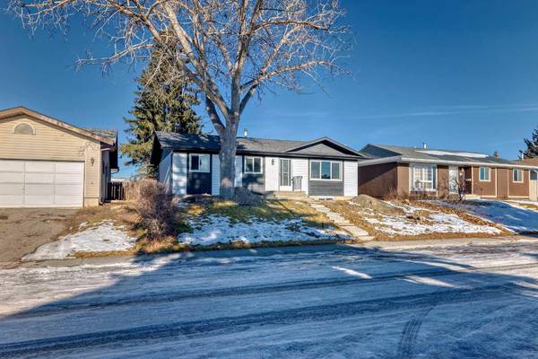 Calgary, AB T2A 4S5,232 Manora CRES Northeast