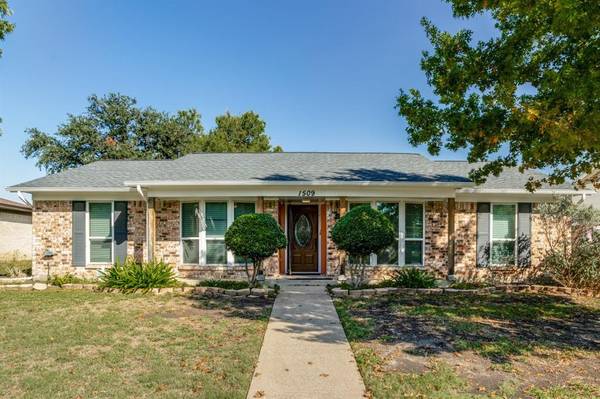 1509 Kingsbridge Drive, Garland, TX 75044