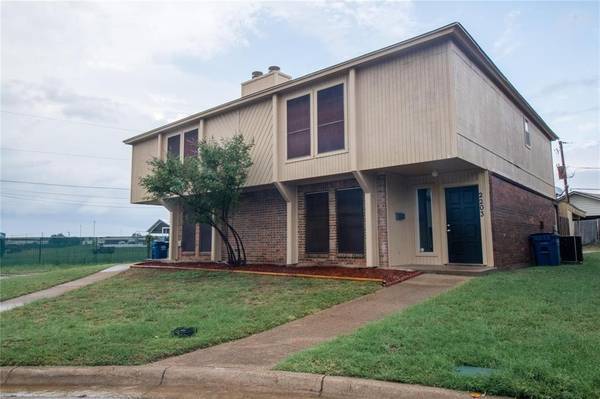 2201 Chase Court, Dalworthington Gardens, TX 76013