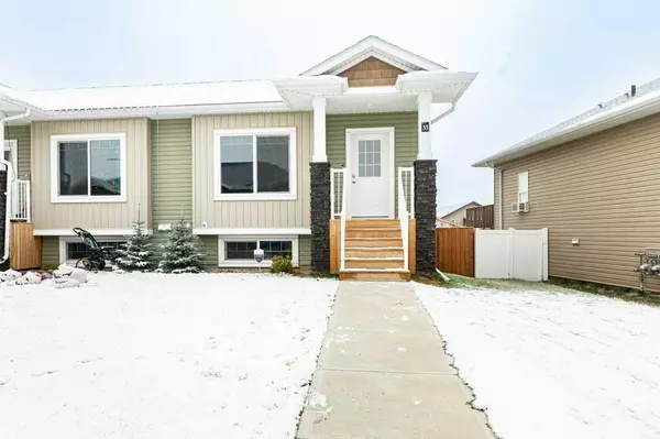 33 Athens RD,  Blackfalds,  AB T4M 0N5