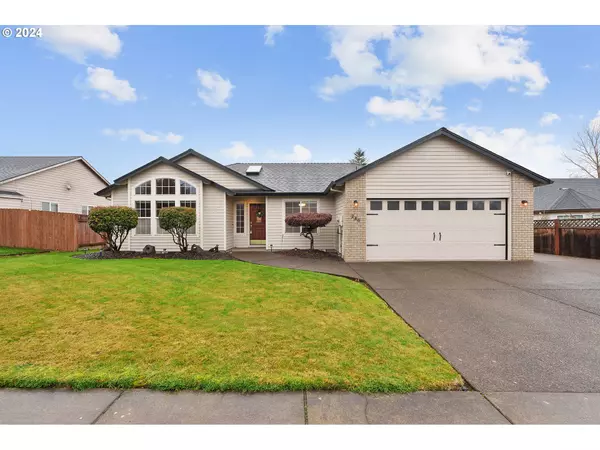 240 THUNDERBIRD ST, Molalla, OR 97038