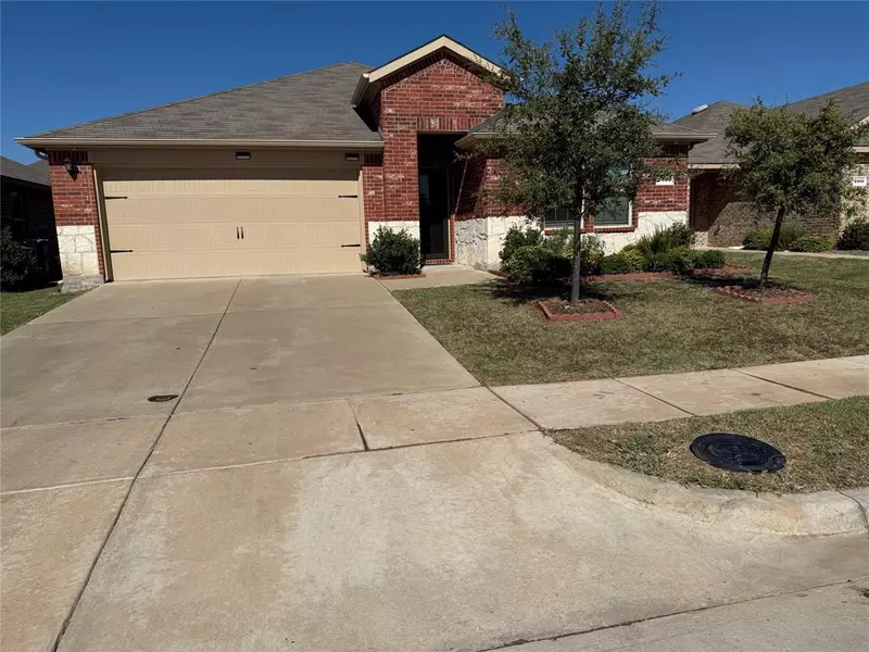 2302 Torch Lake Drive, Forney, TX 75126