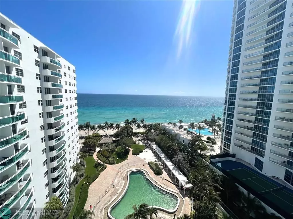 Hollywood, FL 33019,3001 S Ocean Dr  #1225