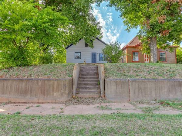 706 S 5th Street, Chickasha, OK 73018