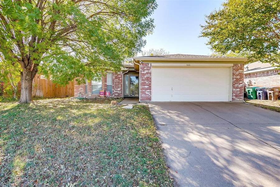 560 Blue Haze Drive, Fort Worth, TX 76108