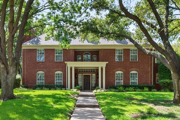 3104 Regal Drive,  Arlington,  TX 76016