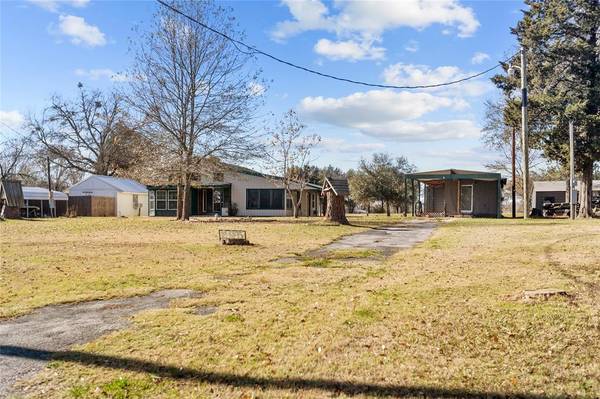 Mineola, TX 75773,295 County Road 2298