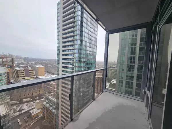 Toronto C02, ON M4W 1L2,11 Yorkville AVE #1805