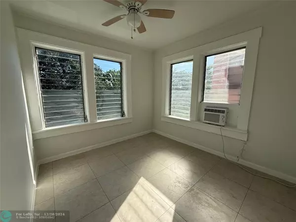 Hollywood, FL 33020,1621 Van Buren St  #10