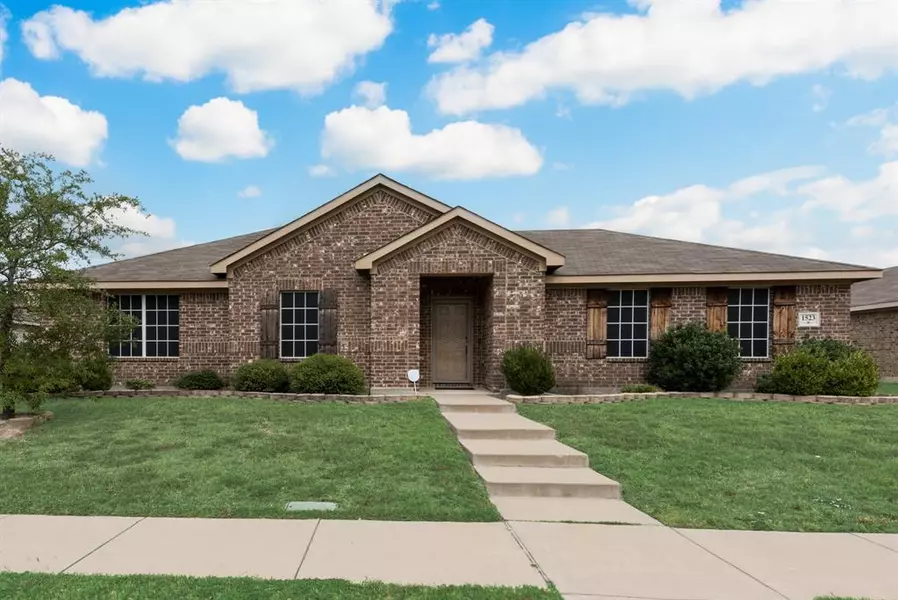 1523 Edgewater Way, Lancaster, TX 75146