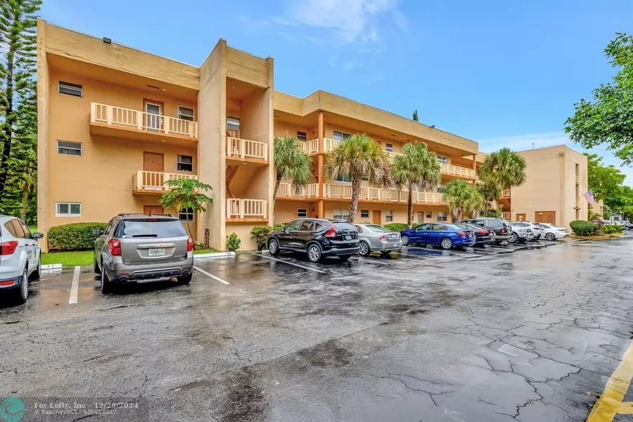 8400 Lagos De Campo Blvd  #308, Tamarac, FL 33321