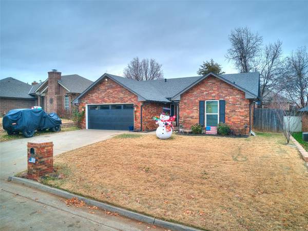 1204 Castle Creek, Shawnee, OK 74804