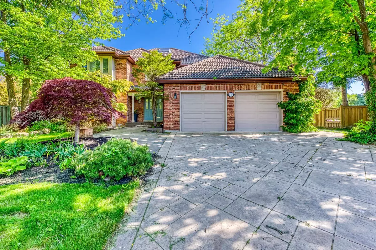 Oakville, ON L6J 6K5,341 Acacia CT