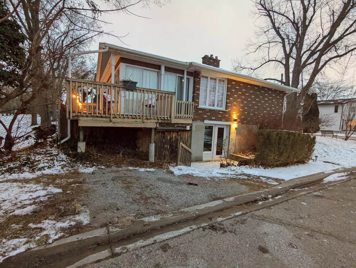 St. Catharines, ON L2M 1A3,3 Beachaven DR #Lower