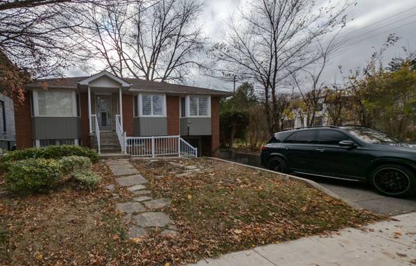 447 Ruth AVE, Toronto C14, ON M2M 2J4