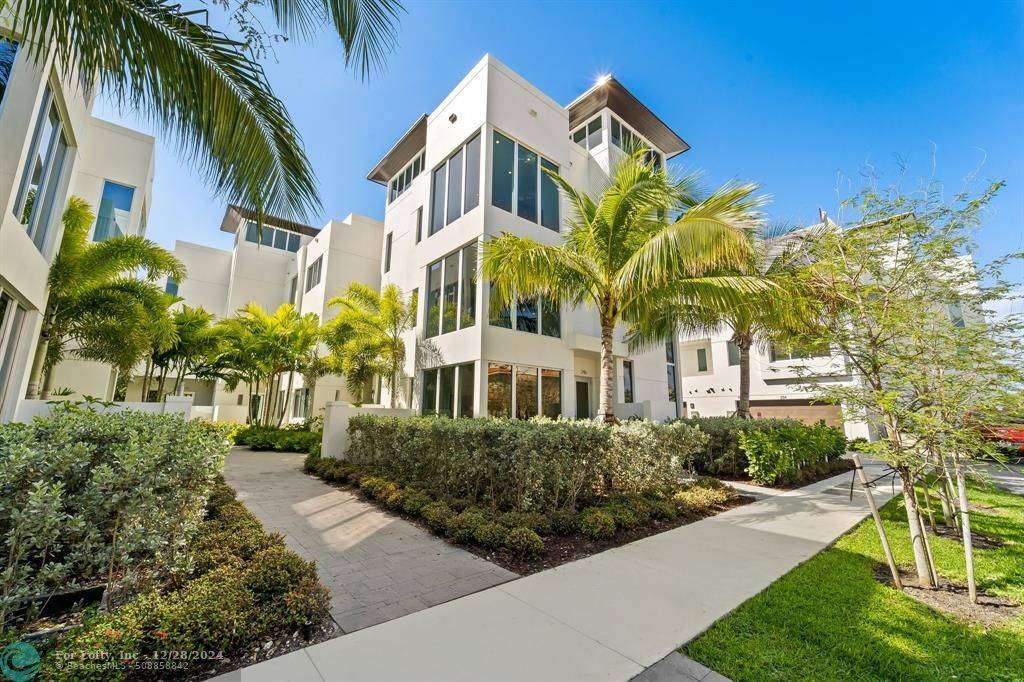 Lauderdale By The Sea, FL 33308,246 Garden Ct  #246