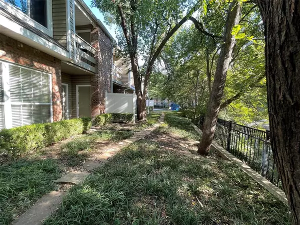 Dallas, TX 75243,8555 Fair Oaks Crossing #606