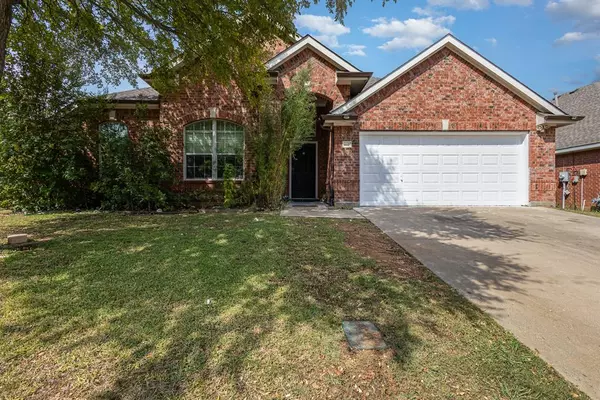 601 Valencia Drive, Arlington, TX 76002