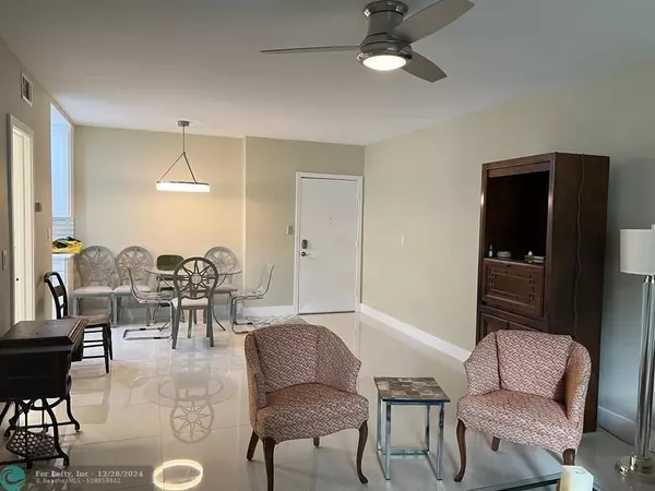 Wilton Manors, FL 33311,639 W Oakland Park Blvd  #114-D